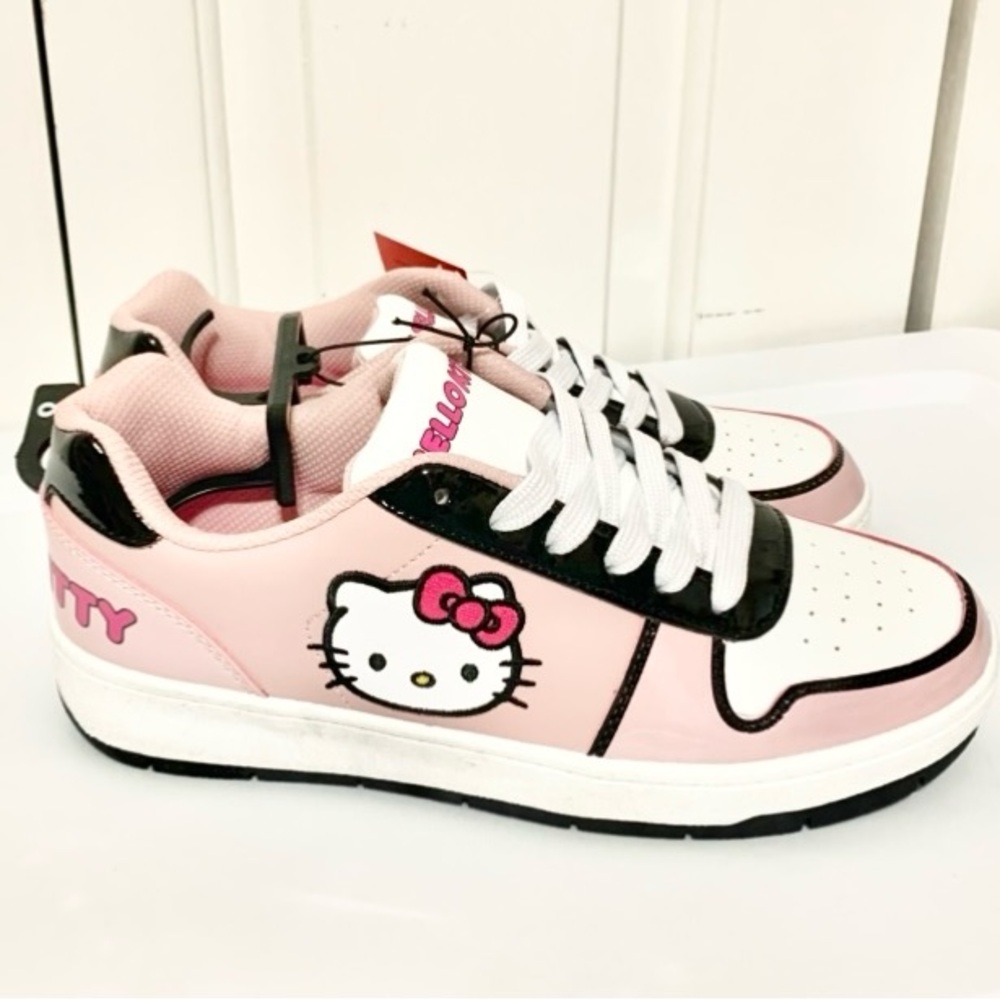 Hello Kitty Sneakers Sanrio Tennis Shoes Lace Up - 8 - NEW